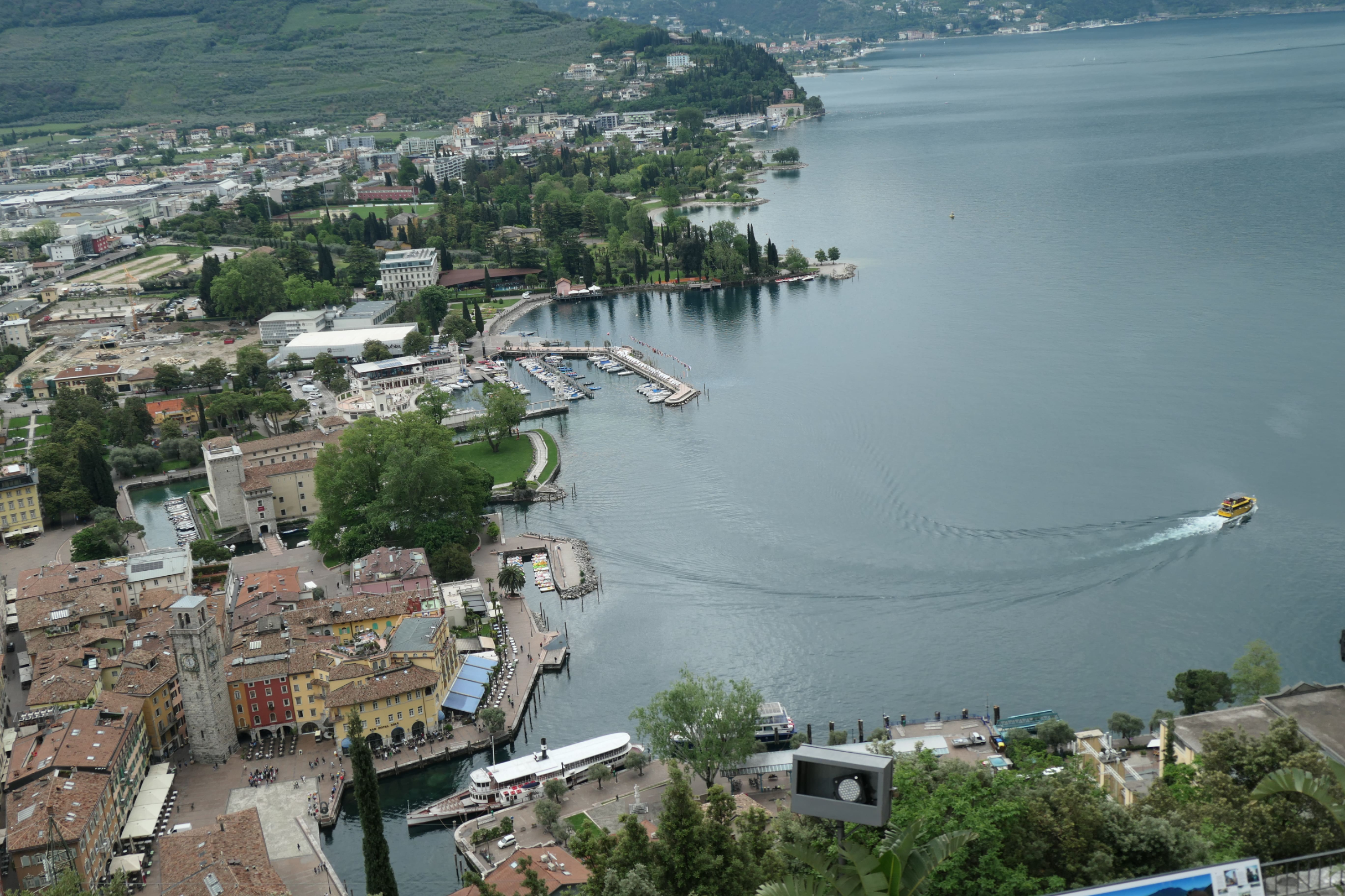 P1003789